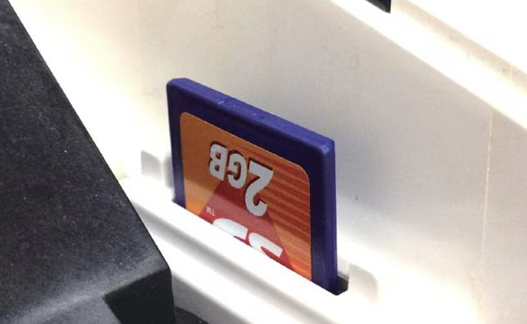 SDカードスロット搭載